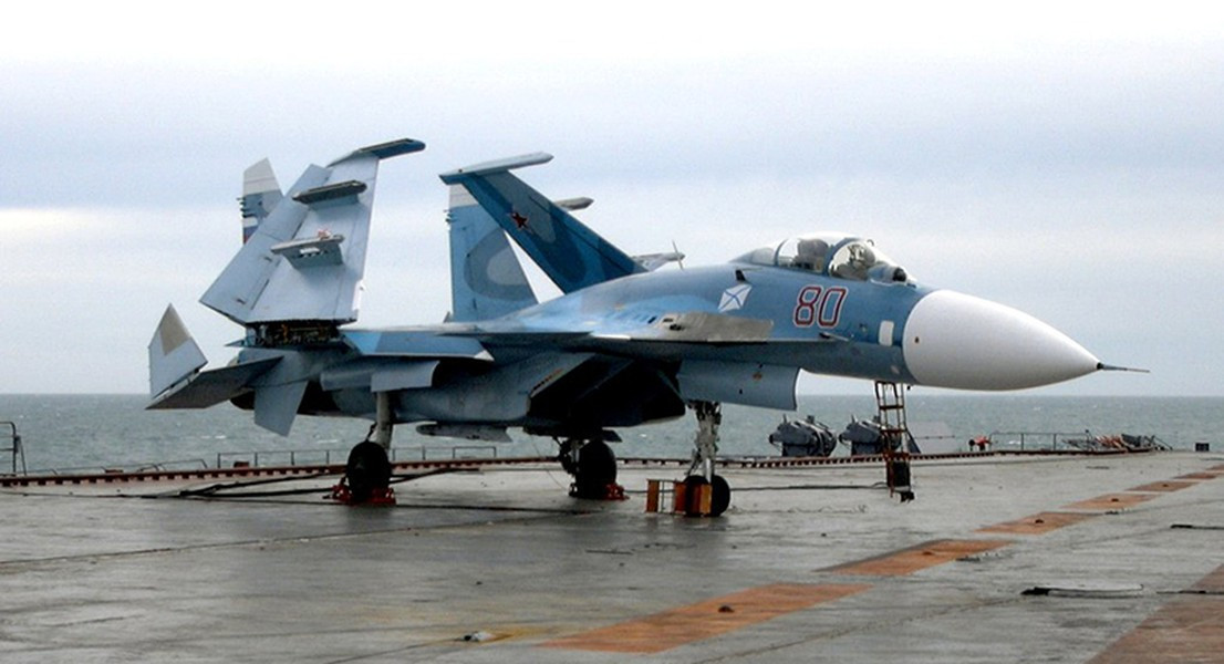 Nhưng thực tế, Su-33 không thể sử dụng hiệu quả một số loại vũ khí quan trọng khi thực hiện chức năng đối đất và chống hạm, điều này khiến chiếc tiêm kích bị nghi ngờ khi Nga xếp nó vào diện "đa năng".