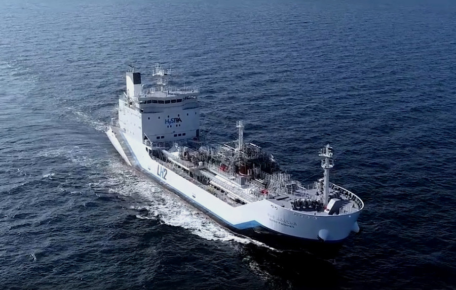 Tàu chở hàng này có một bể chứa kép với dung tích 1.250 mét khối, được cách nhiệt kép để giữ và duy trì hydro ở nhiệt độ -253 - gần như đạt độ 0 tuyệt đối - nhằm bảo đảm khí Hydro sẽ luôn duy trì ở thể lỏng suốt quá trình vận chuyển.