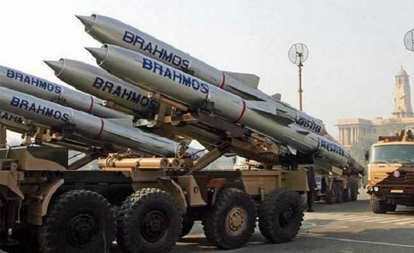 BrahMos được phát triển dựa trên sự hợp tác nghiên cứu giữa tập đoàn NPO Mashinostroeyenia của Nga với tổ chức nghiên cứu và phát triển Bộ Quốc phòng của Ấn Độ với dự án BrahMos Aerospace Private Limited (mở rộng tầm hoạt động của BrahMos trên không).