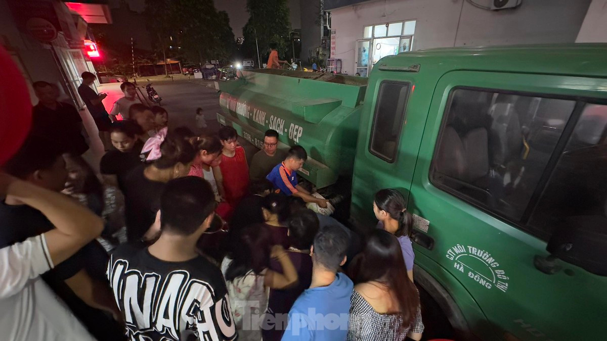 Bi cat nuoc, dan chung cu Ha Noi 'nhin' tam, nau an bang nuoc dong chai-Hinh-6