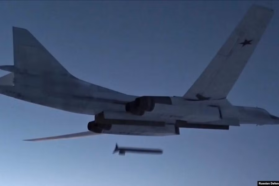 Oanh tac co Tu-160 se mang theo 12 ten lua Kh-BD day bi an-Hinh-11