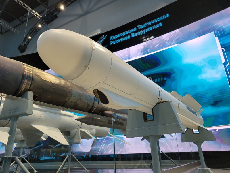 Oanh tac co Tu-160 se mang theo 12 ten lua Kh-BD day bi an-Hinh-7