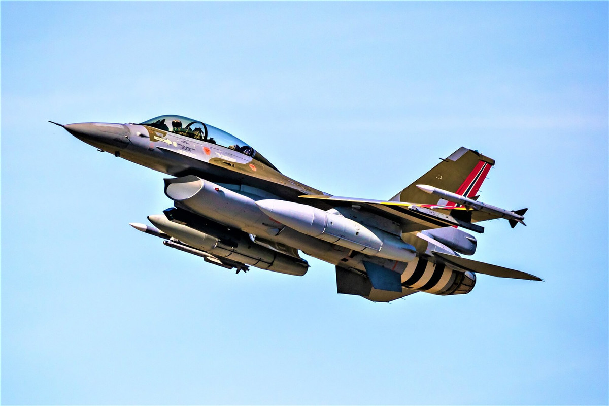 Tuy nhiên, từ đầu năm 2022 Na Uy đã tuyên bố sẽ cho đội bay F-16 nghỉ hưu dần, sẵn sàng thay thế chùng bằng các tiêm kích F-35 Lightning II trong thời gian tới.