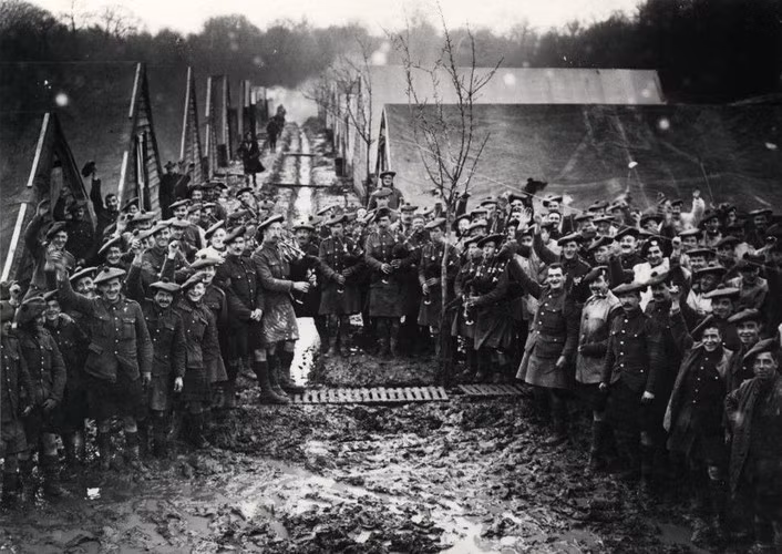 Khoanh khac nam moi tren nhung chien truong dam mau nhat the ky 20