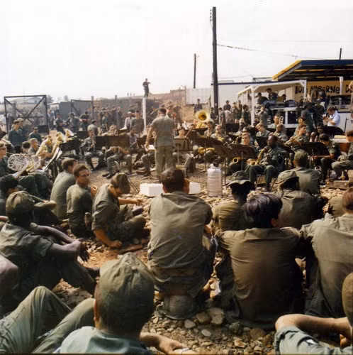 Đây cũng là dịp để quân đội Mỹ có thể tổ chức những buổi nghỉ "xả hơi" cho binh lính. Nguồn ảnh: Americang.