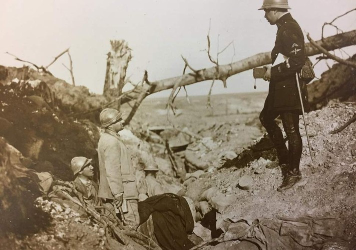 Thậm chí còn không có bất cứ một quy định nào về việc ngừng bắn vào dịp lễ Giáng sinh hay năm mới, nhưng những sĩ quan chỉ huy trên chiến trường trong cuộc chiến này vẫn giữ được những nguyên tắc cơ bản nhất của một hiệp sĩ đó là không đánh lén - tất nhiên là càng không đánh lén vào năm mới. Nguồn ảnh: Echopress.