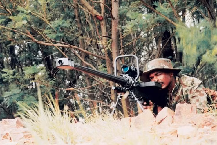 Ngoài ra, khi đối mặt với kẻ thù ẩn nấp trong các tòa nhà, với loại đạn xuyên giáp, có thể dễ dàng xuyên qua các bức tường xây và tiêu diệt các mục tiêu bên trong, như vậy rất hữu ích trong tác chiến ở khu vực đô thị. Từ khi ra đời năm 2017, Norinco đã bán được 600 khẩu Snipex, chủ yếu là khu vực Trung Đông. Nguồn ảnh: Sina