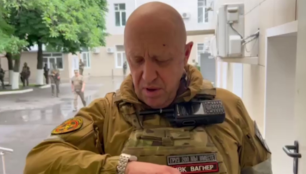 Ông Peskov từ chối bình luận liệu Điện Kremlin còn đưa ra nhượng bộ nào khác với ông Prigozhin ngoài cam kết đảm bảo an toàn cho ông này hay không.