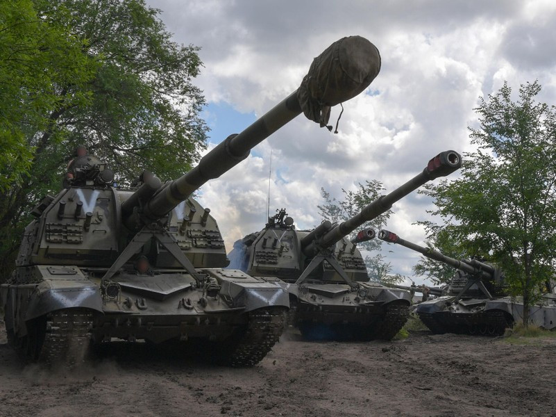 Khẩu pháo tự hành do Đức chế tạo có thể đạt tốc độ tối đa 67 km/h, nó cũng tự hào có một hệ thống nạp đạn tự động đáng tin cậy và lớp giáp cao cấp hơn nhiều.