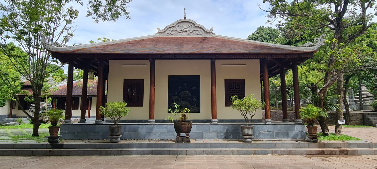 Chùa được đại trùng tu trong các năm 1894 - 1895, làm thêm tiền đường, nhà khách, nhà hậu, kết thành lối kiến trúc truyền thống chữ khẩu và dựng bia chùa. Năm 1931, chùa được trùng tu, làm lại bằng xi măng cốt thép, xây thêm cổng tam quan hai tầng mái, đào hồ bán nguyệt trước cổng chùa để nuôi cá cảnh, thả sen.