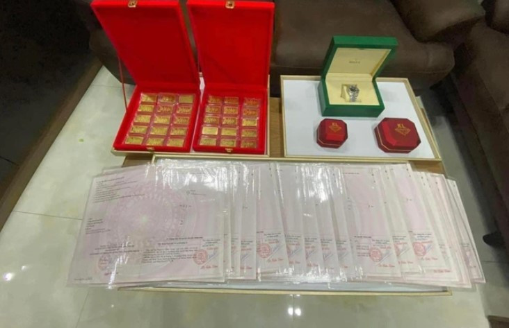 Co dau nhan 26 cuon so do trong le vu quy gay sot mang la ai?-Hinh-2