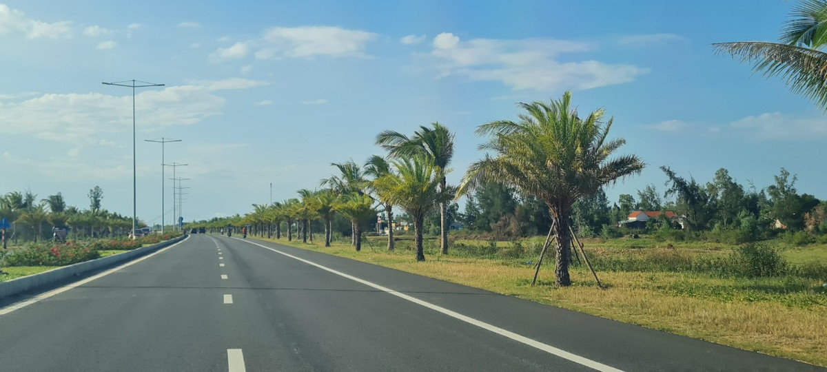 Đó cũng chính là lý do cung đường ven biển được mệnh danh là đại lộ tăng trưởng của Quảng Nam.