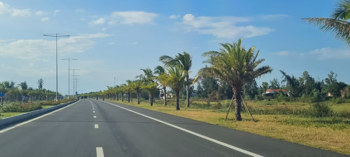 Đó cũng chính là lý do cung đường ven biển được mệnh danh là đại lộ tăng trưởng của Quảng Nam.