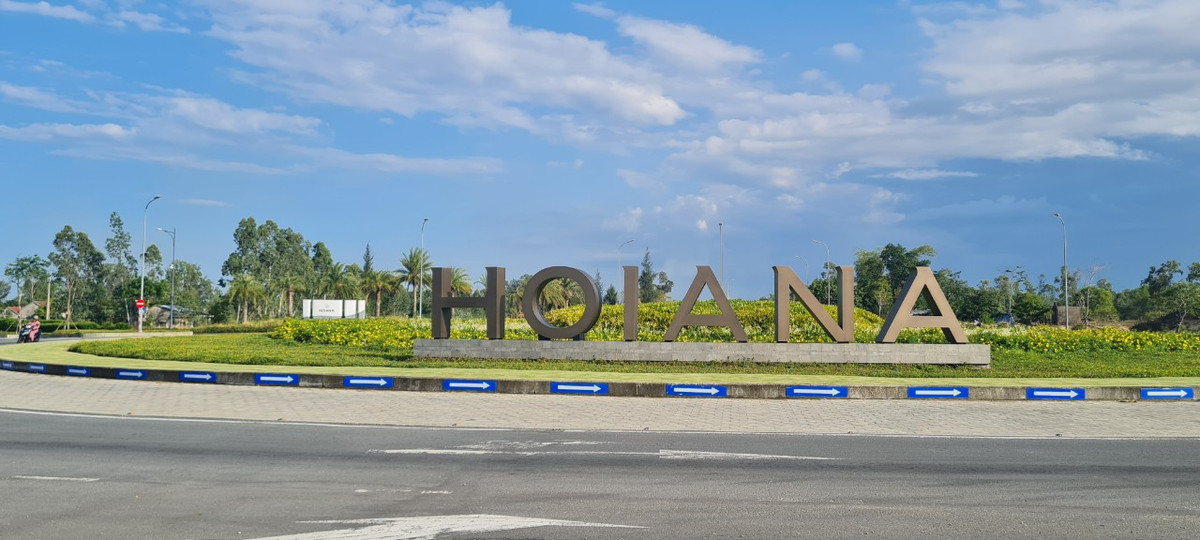 Khu nghỉ dưỡng phức hợp Nam Hội An - Hoiana là một trong những dự án có tính chất “mở lối” trên vùng cát ở Quảng Nam với tổng vốn đầu tư 4 tỷ USD.