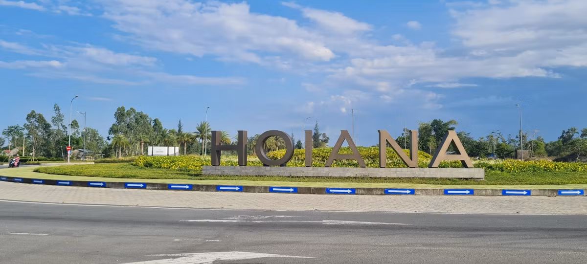 Khu nghỉ dưỡng phức hợp Nam Hội An - Hoiana là một trong những dự án có tính chất “mở lối” trên vùng cát ở Quảng Nam với tổng vốn đầu tư 4 tỷ USD.