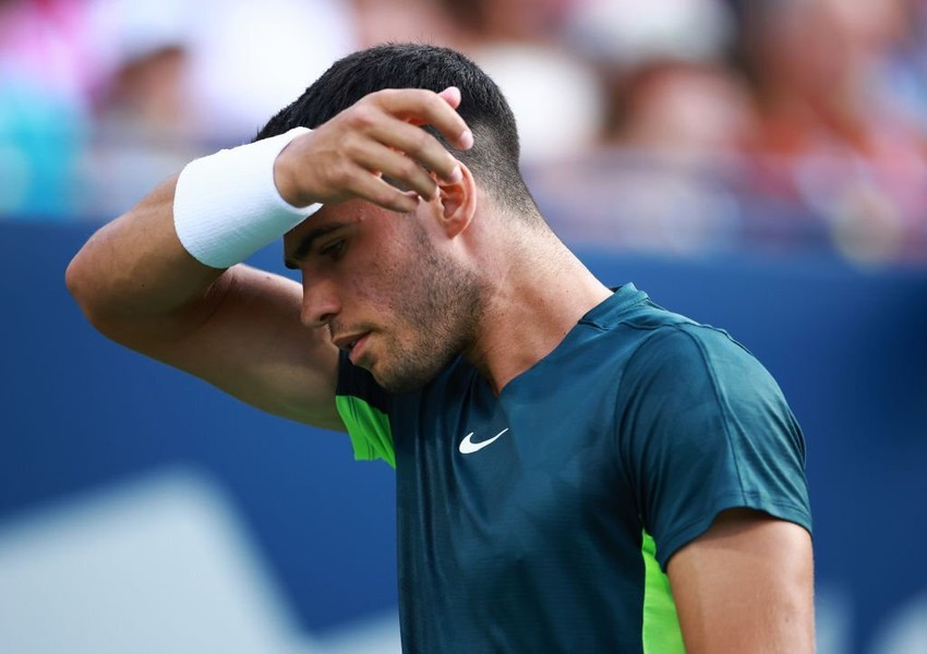 Tay vot so 1 the gioi, Carlos Alcaraz chat vat khoi dong giai dau-Hinh-2