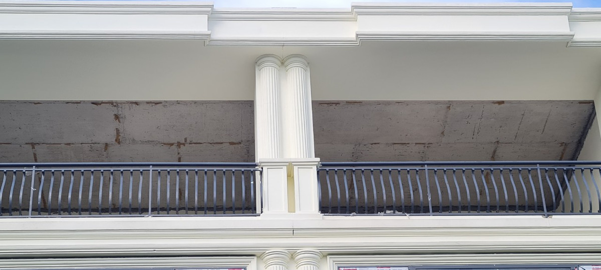 "Trước, giá cho thuê cũng được chủ nhà hét lên vài chục triệu mỗi tháng, chưa kể tiền hoàn thiện nội thất", anh M. cho biết.