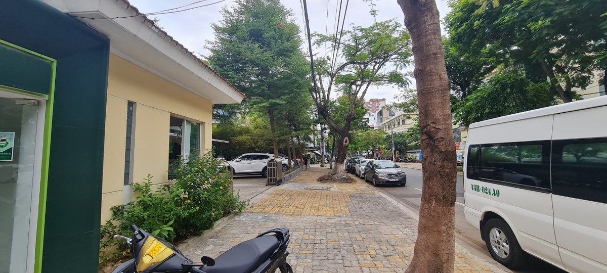 Cơ sở nhà đất số 140 Lê Lợi có diện tích 670,4m2, định giá ngày 6/10/2010, nay là trụ sở của một ngân hàng.