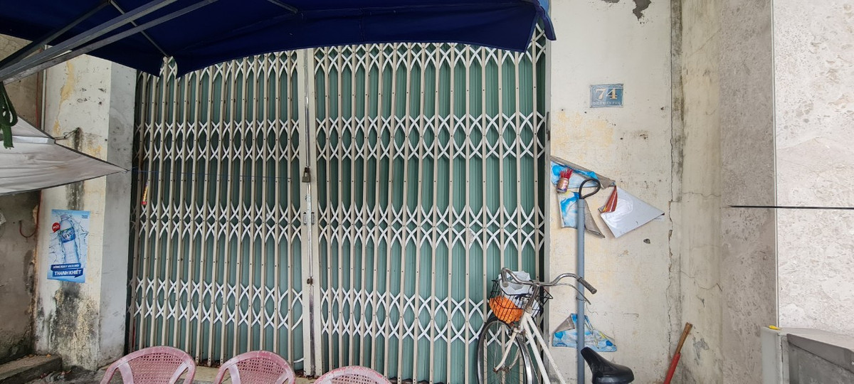  Thanh tra Chính phủ kết luận, UBND TP Đà Nẵng cho phép bán 52 cơ sở nhà đất công sản khi chưa có phương án sắp xếp, xử lý là không đúng quy định. Trong 52 cơ sở nhà đất được bán, chuyển sang mục đích sử dụng khác, có 8 cơ sở nhà đất bên thuê được mua không thông qua đấu giá liên quan đến ông Phan Văn Anh Vũ.