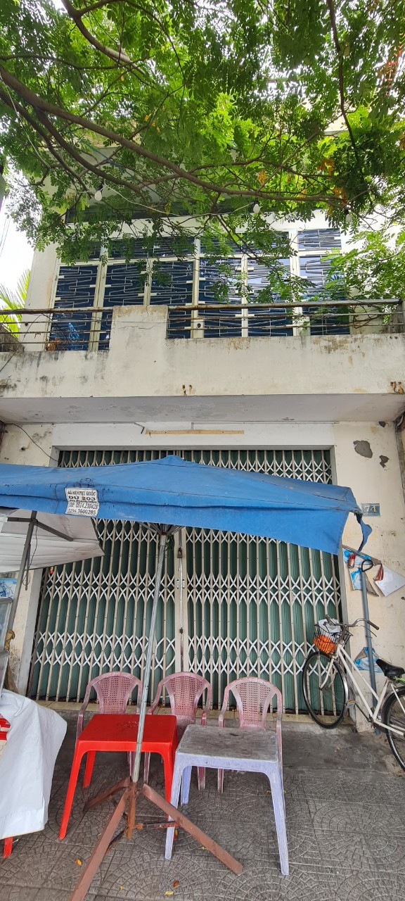 Bên cạnh đó, việc xác định giá thu tiền sử dụng đất khi chuyển đổi nhà đất công sản sang mục đích khác chưa sát với giá thị trường, chưa thực hiện đúng các phương pháp xác định giá theo quy định. Ngoài ra còn có việc tính thiếu diện tích, xác định sai thời điểm tính thu tiền sử dụng đất… làm thất thu ngân sách nhà nước.