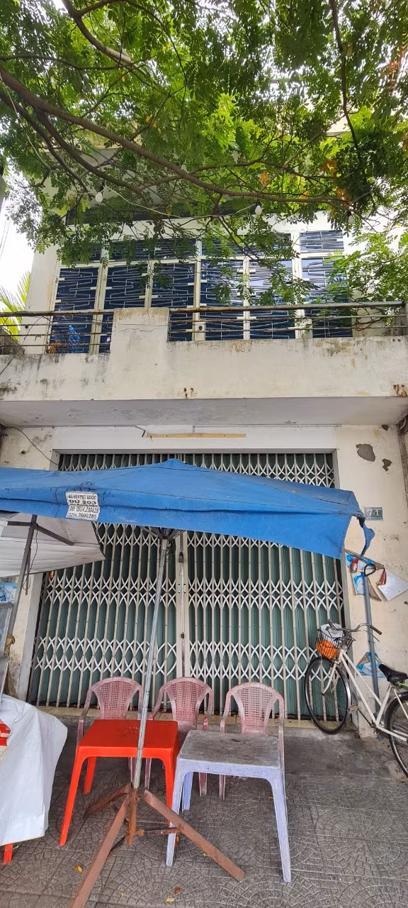 Bên cạnh đó, việc xác định giá thu tiền sử dụng đất khi chuyển đổi nhà đất công sản sang mục đích khác chưa sát với giá thị trường, chưa thực hiện đúng các phương pháp xác định giá theo quy định. Ngoài ra còn có việc tính thiếu diện tích, xác định sai thời điểm tính thu tiền sử dụng đất… làm thất thu ngân sách nhà nước.