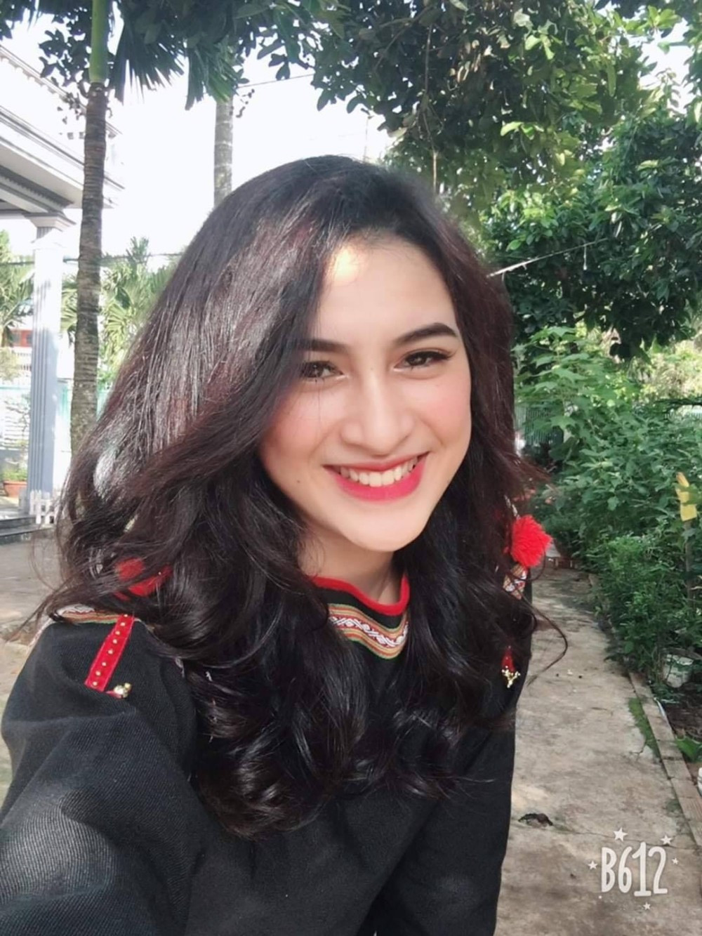 Có lợi thế về ngoại hình nên H’Duyên thường xuyên được mời làm người mẫu ảnh cho các shop online và nhãn hàng thời trang trong nước. H’Duyên cũng định hướng bản thân theo đuổi con đường người mẫu, diễn viên. Cuộc thi Miss Universe Vietnam 2023 sẽ là bàn đạp để cô thực hiện ước mơ này.