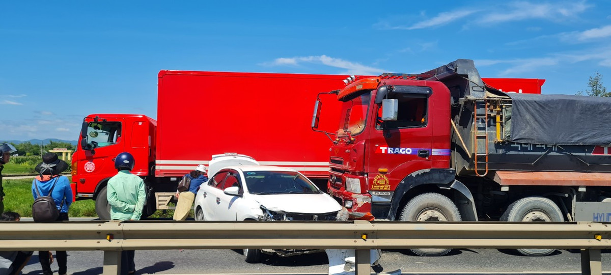 Nguyên nhân vụ tai nạn đang được điều tra, làm rõ.