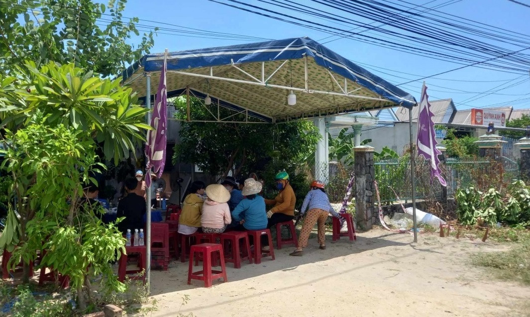 Hiện Cơ quan CSĐT Công an tỉnh Khánh Hòa đang tiếp tục điều tra làm rõ vụ việc.