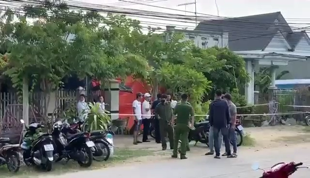 Kết quả khám nghiệm xác định bốn nạn nhân tử vong đều do ngạt khí CO. Tại hiện trường khám nghiệm, Cơ quan điều tra phát hiện và thu giữ một bình khí CO có trọng lượng 40kg cùng với dây dẫn khí.