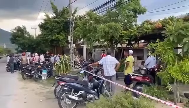 Bước đầu làm việc với cơ quan công an, ông Hải thừa nhận gia đình đầu tư trang trại heo, song làm ăn thất bại, nợ nần không có khả năng chi trả. Trong cơn túng quẫn, ông đã lên kế hoạch đầu độc cả gia đình. Ông Hải tìm hiểu rồi lên mạng mua bình khí CO, sau đó tham khảo cách sử dụng.