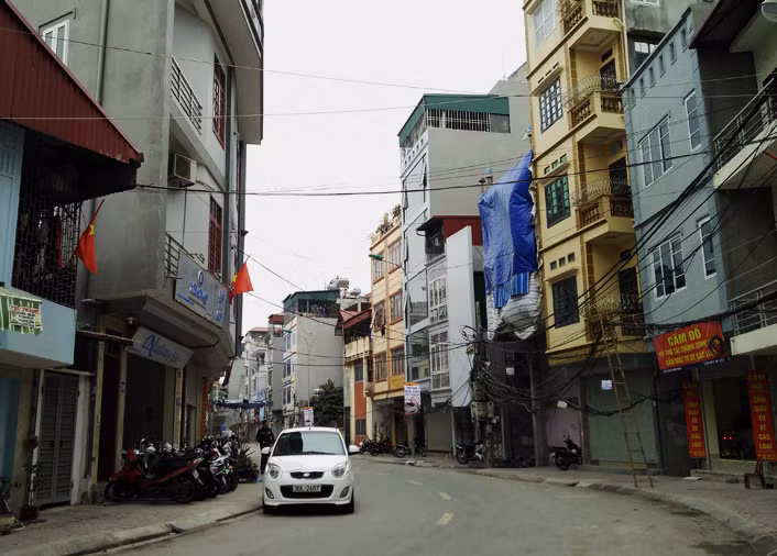 Chum anh: Xuat hien them day nha sieu mong, sieu meo o Ha Noi