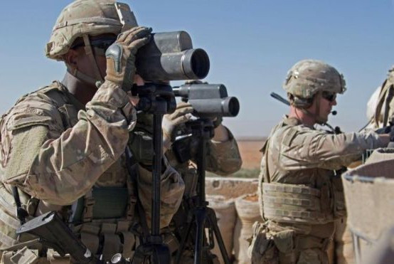 "Thông qua đường dây hòa giải xung đột, chúng tôi nhận được thông tin nhóm phiến quân Quân đội Syria Tự do (FSA) thân Thổ Nhĩ Kỳ hôm nay nổ súng vào một đoàn xe chở binh sĩ Mỹ di chuyển trên cao tốc M4 theo hướng về biên giới Iraq, cách thị trấn Tell Tamer 6 km về phía tây. Không có thương vong trong vụ nổ súng", thiếu tướng Yuri Borenkov, chỉ huy Trung tâm Hòa giải của Nga tại Syria, nói ngày 3/11.