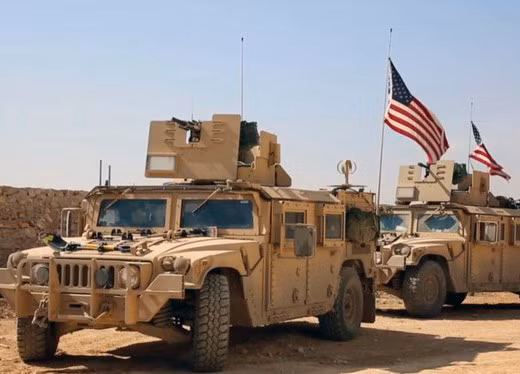 Các cơ sở khai thác dầu khí ở miền đông Syria đang là vấn đề gây tranh cãi khi Mỹ dọa tấn công mọi lực lượng tìm cách tiếp cận, kể cả quân đội Nga và Syria.