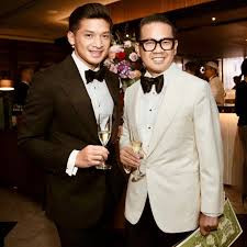 CEO Yves Huy Phan sinh năm 1989, là doanh nhân nổi tiếng trong ngành thiết kế nội thất cao cấp tại Việt Nam.