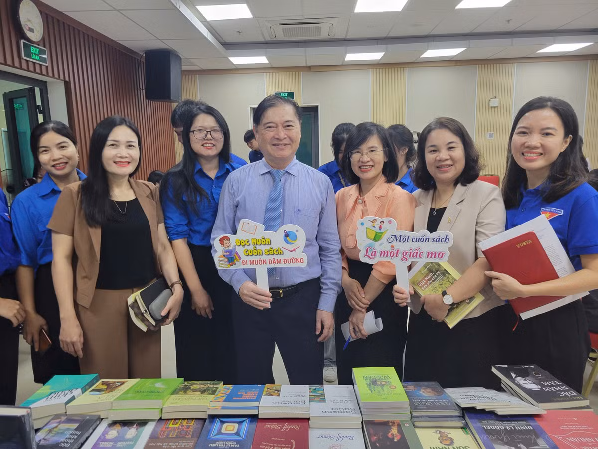 Thanh nien VUSTA xay dung van hoa doc trong thoi dai cong nghe so-Hinh-9