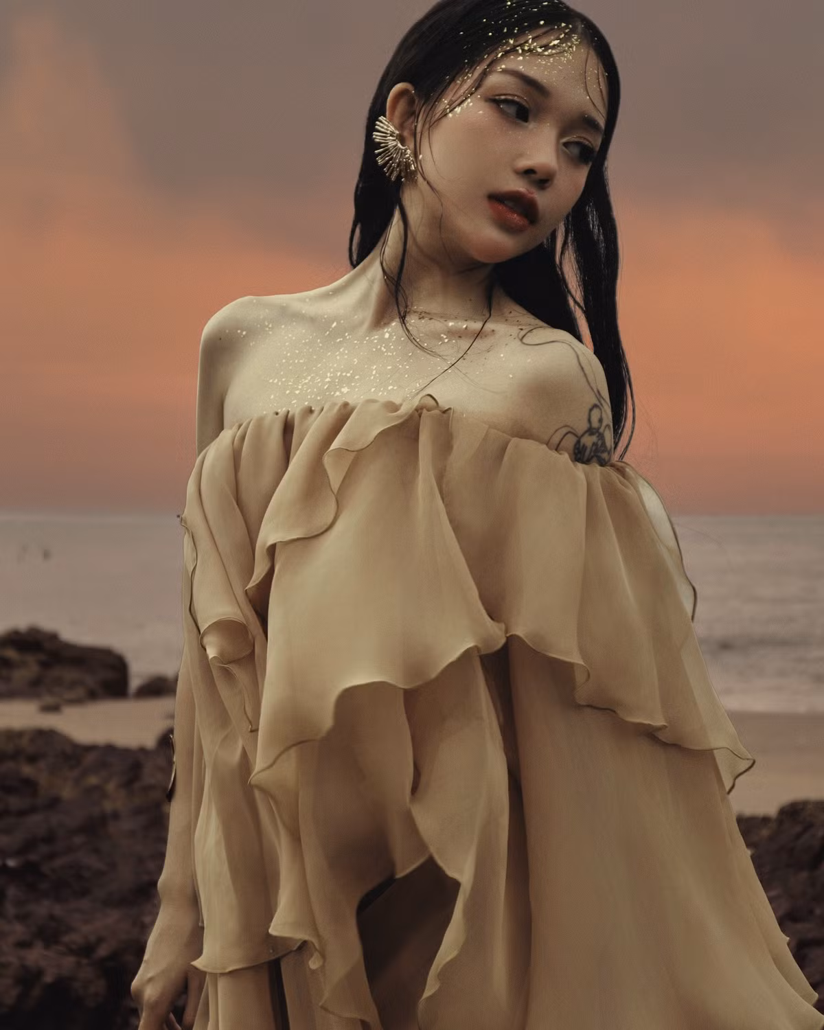 Cách mix-match ấn tượng khiến cô nhận về cơn mưa lời khen khi theo đuổi lĩnh vực thời trang.