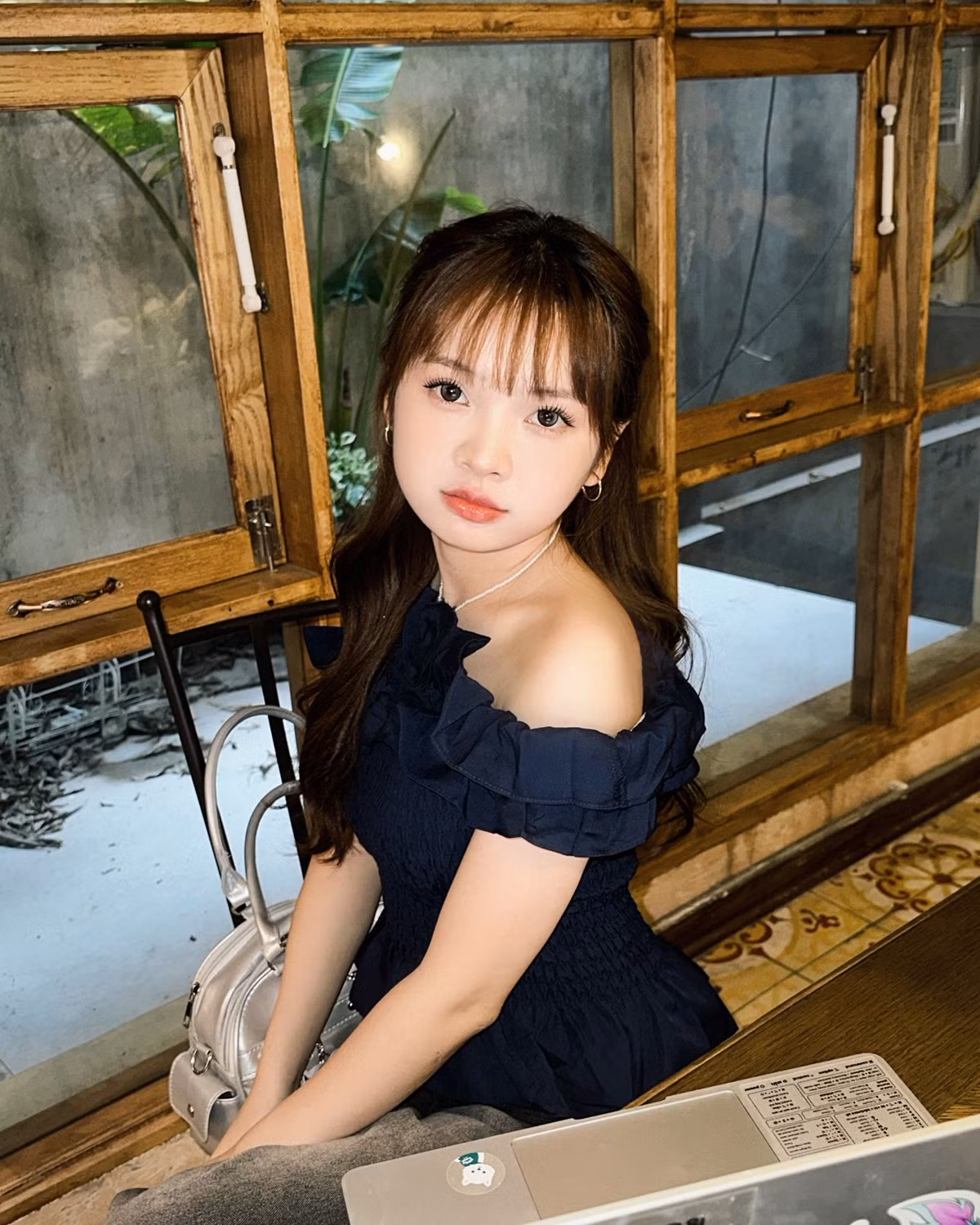 Không chỉ xinh đẹp mà Phương Thảo có cách nói chuyện rất lôi cuốn, hài hước.