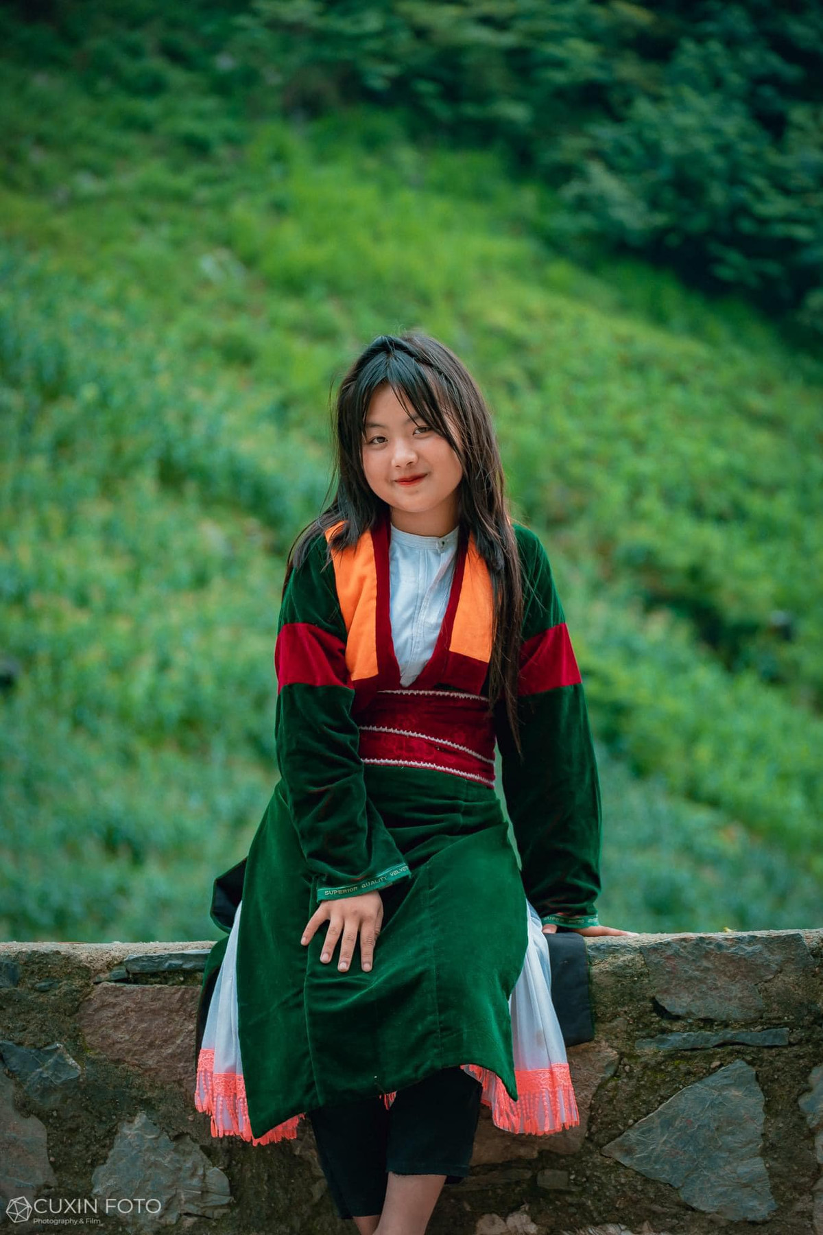 Sở hữu đôi má phính dễ thương, tên gọi "Phúng Phính" cũng từ đó mà thành.