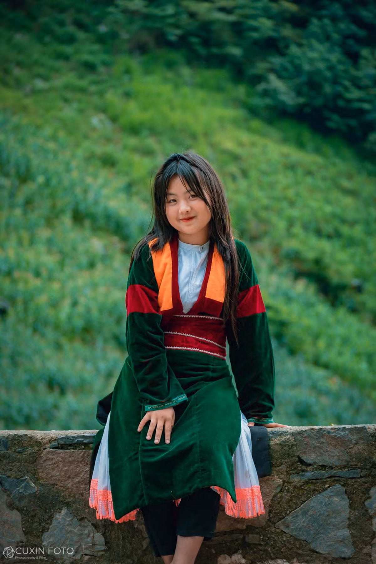 Sở hữu đôi má phính dễ thương, tên gọi "Phúng Phính" cũng từ đó mà thành.