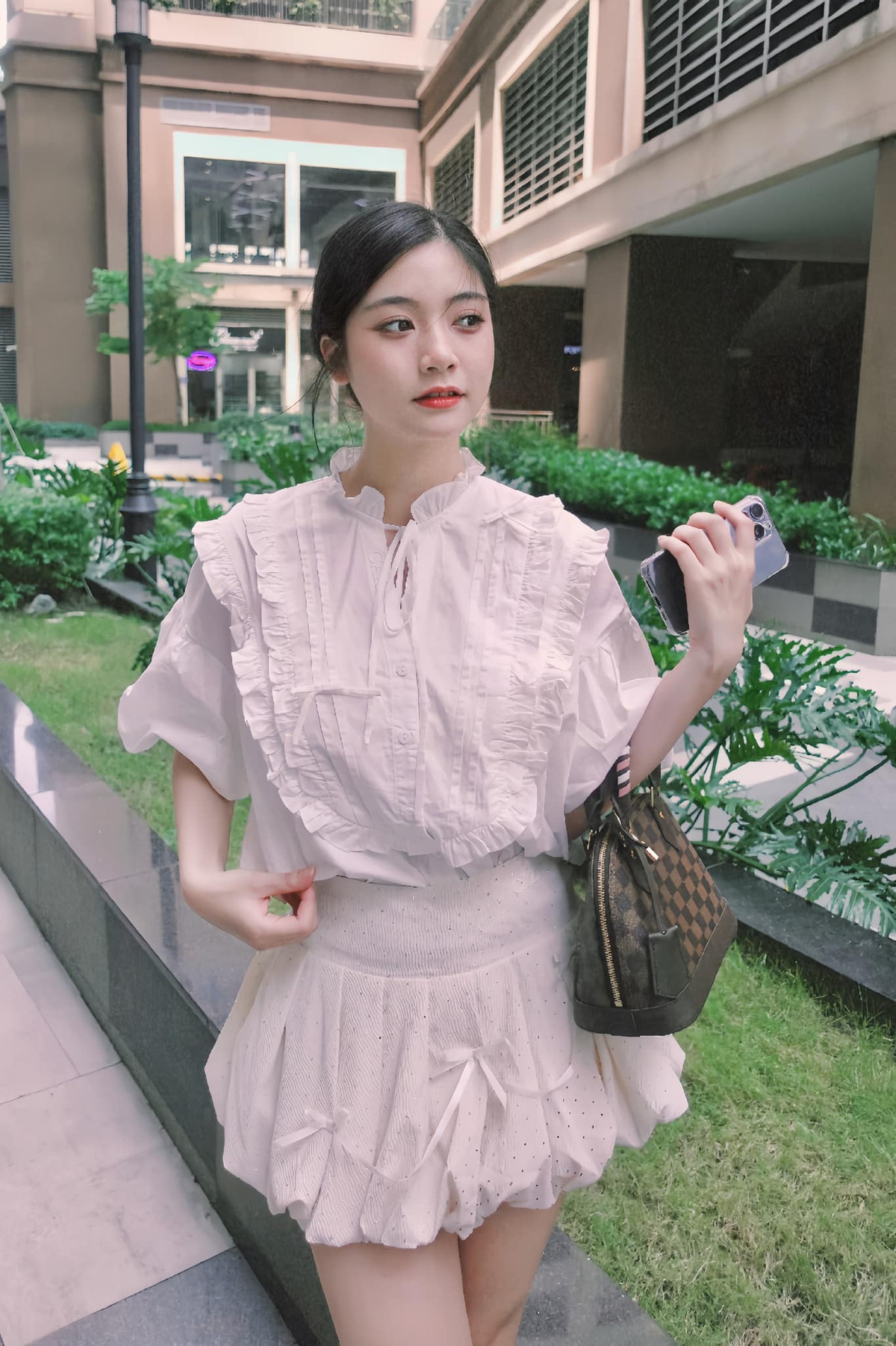 Fan của cặp đôi đã gửi lời chúc phúc dưới phần bình luận.