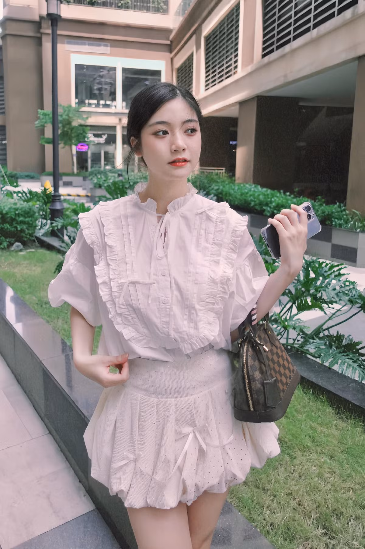 Fan của cặp đôi đã gửi lời chúc phúc dưới phần bình luận.