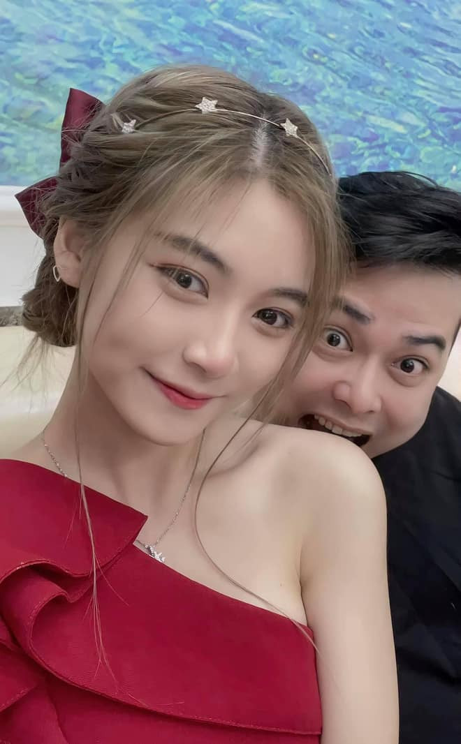 Tuy nhiên sau đó một thời gian, fan của cả 2 phát hiện cặp đôi đã quay lại.