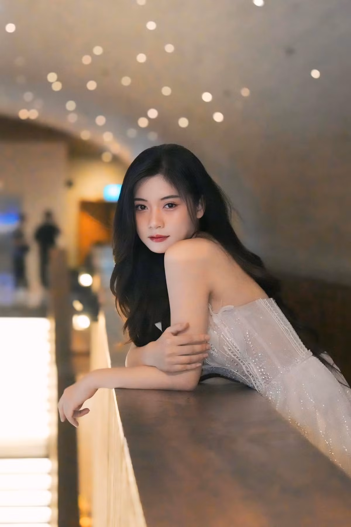 Nguyễn Bùi Nam Phương là hot girl có tiếng trên mạng xã hội. Cô gây ấn tượng bởi vẻ ngoài xinh đẹp và giành một số thành tích trong các cuộc thi nhan sắc.