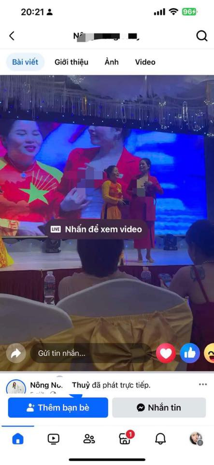Nhiều người đã bày tỏ cảm xúc khi nhìn thấy những hình ảnh phản cảm này: "Đúng là vì tiền mà bất chấp", "cái gì vậy trời, rồi con cái người thân sẽ nghĩ thế nào đây".