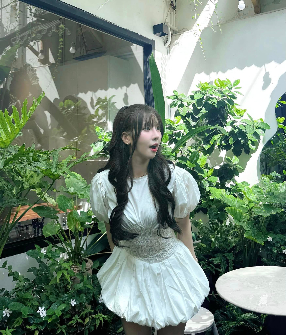 Các chuyện tình của cô nàng sau đó cũng khá chóng vánh, Ngân Sát Thủ cũng không ngại công khai chuyện yêu đương của mình lên mạng xã hội.