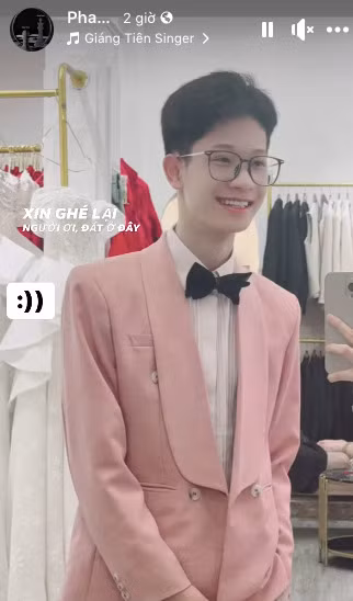 Sau đó ít lâu, bạn trai Ngân Sát Thủ đăng story đi thử vest cưới khiến nhiều người nửa tin, nửa ngờ.