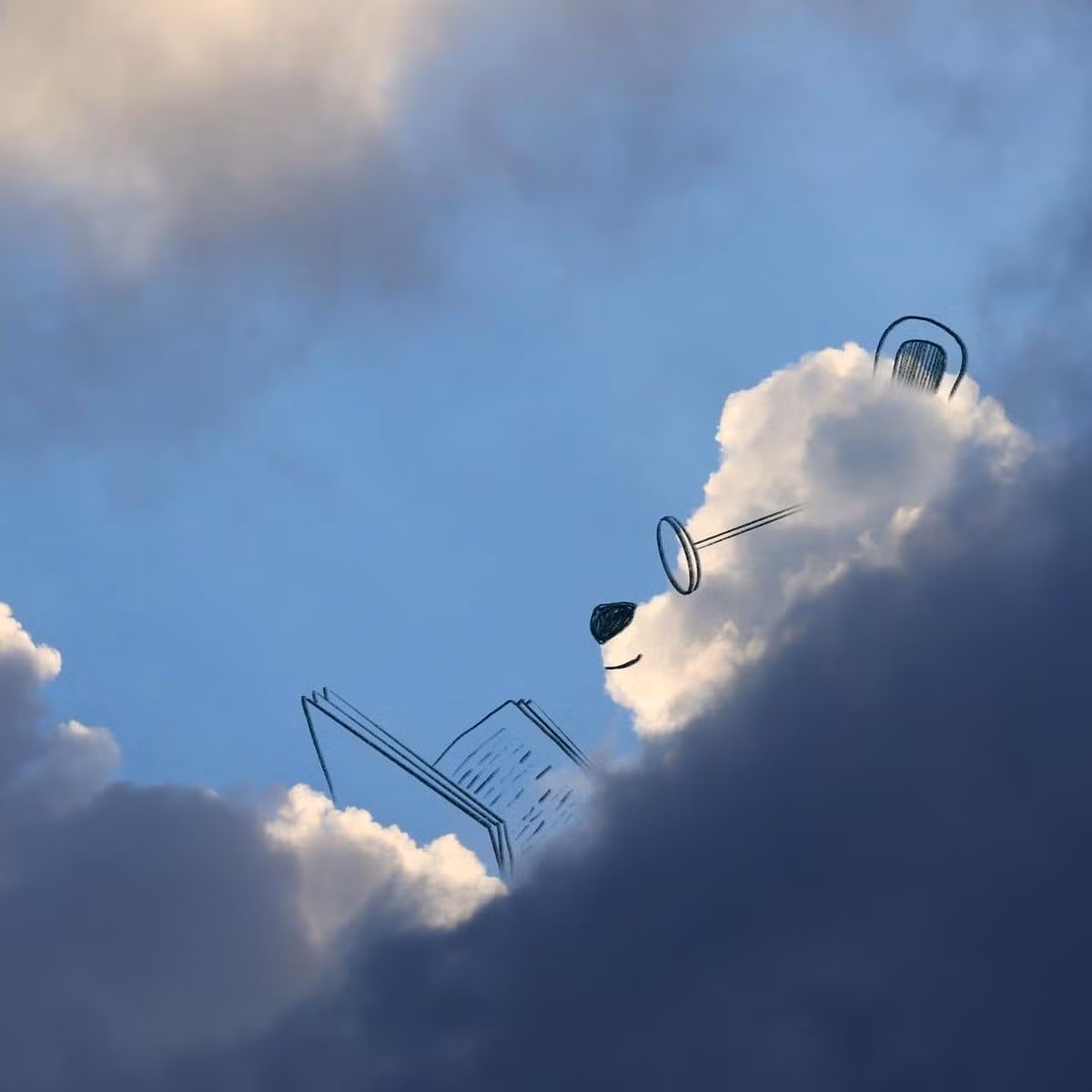 Hay chú gấu "mọt sách" đang chăm chú đọc sách.