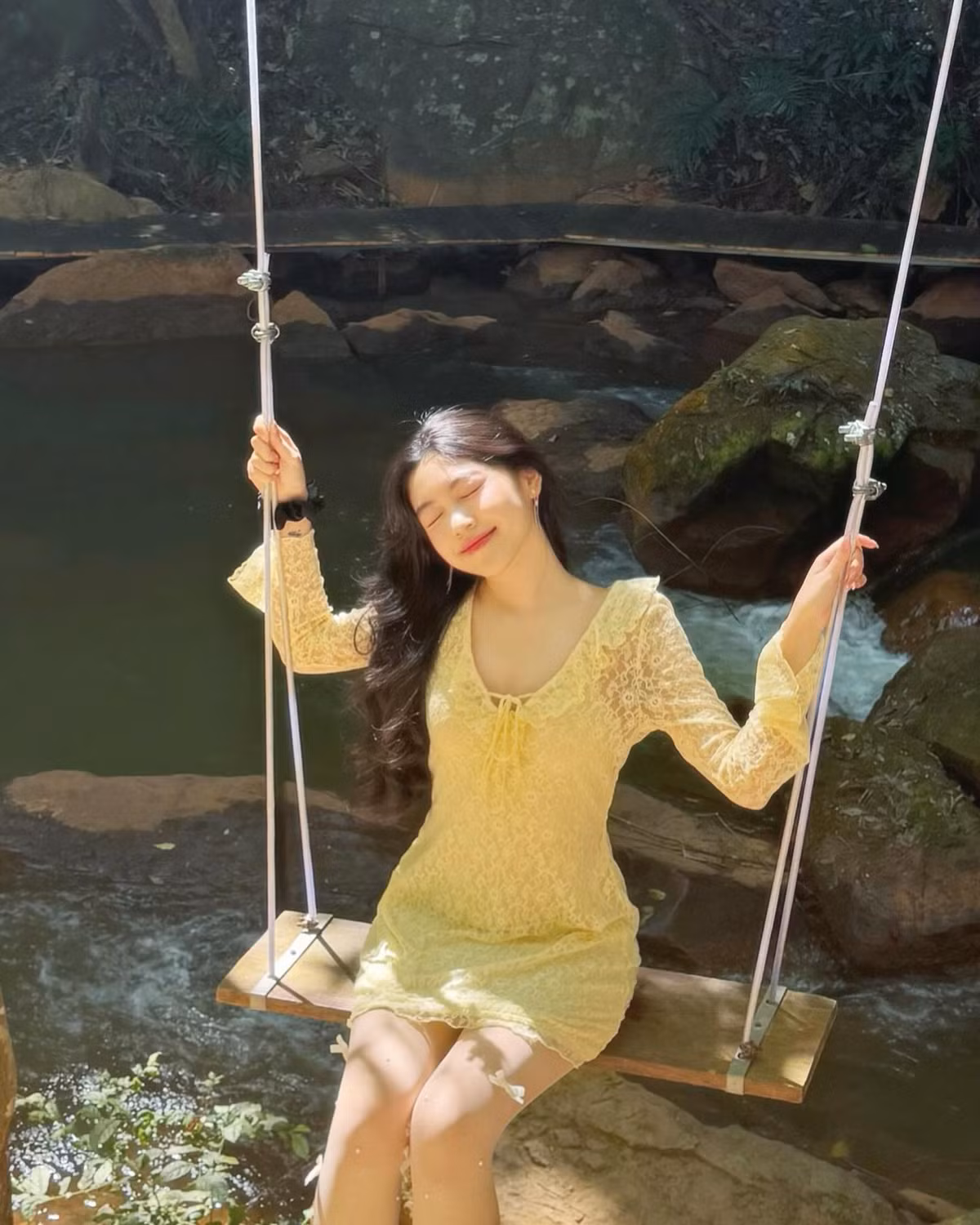 Cô bạn sinh năm 2006 cũng có chiều cao ấn tượng 1,71m và mái tóc dài, đen láy.