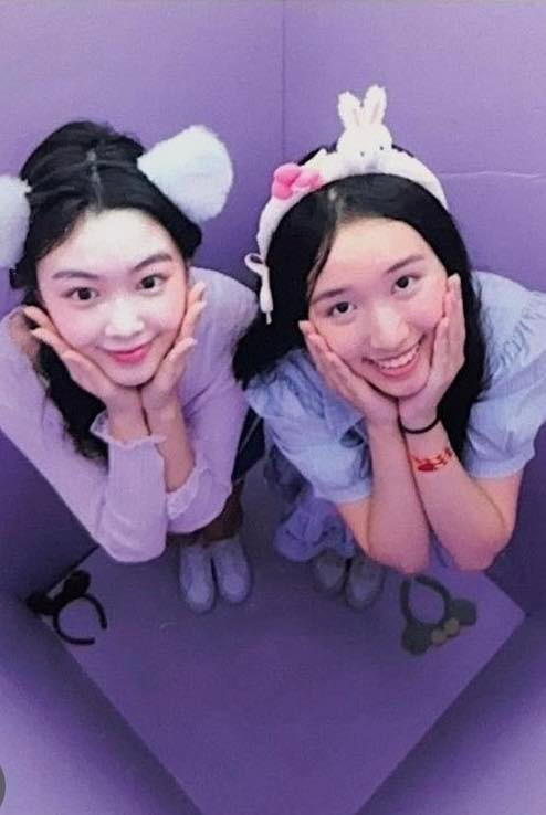 Mà tương tác đầu tiên trên MXH của 2 cô gái đáng yêu được Jenny Huỳnh đăng công khai trên Facebook có 1,9 triệu người theo dõi ngay lập tức nhận về hàng chục nghìn lượt yêu thích.