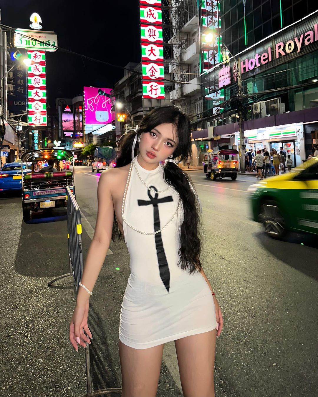 Được biết, "chị em sinh đôi" với Xuân Ca là Dương Vi - một Tiktoker khá nổi với hơn 100.000 người theo dõi và 3.1 triệu lượt thích trên nền tảng Tiktok.